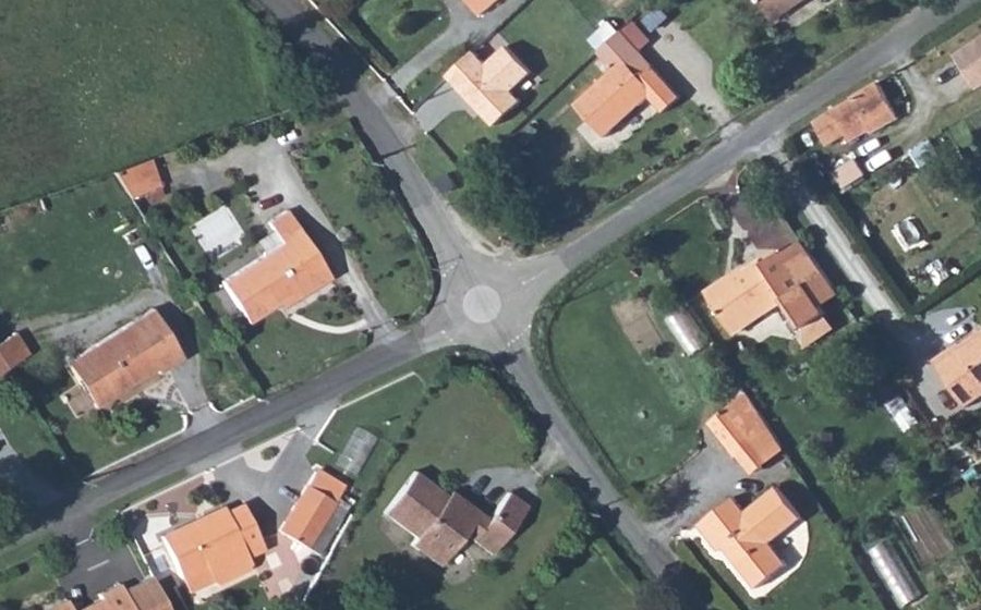 Vue aérienne du Mini-giratoire n°601475225