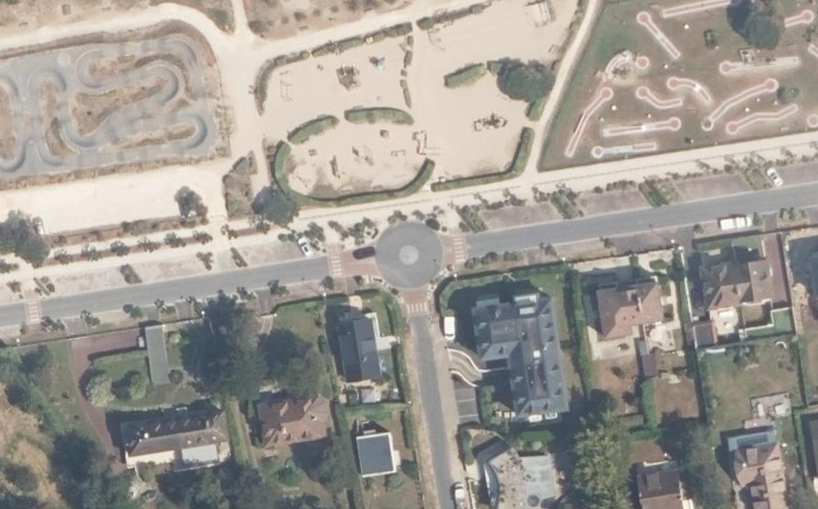 Vue aérienne du Mini-giratoire n°608107709