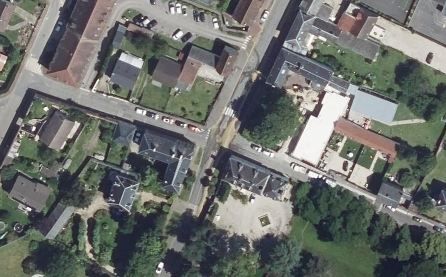 Vue aérienne du Mini-giratoire n°610417312