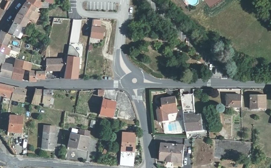 Vue aérienne du Mini-giratoire n°614236649