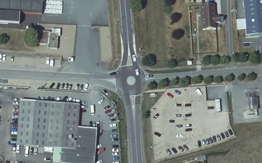 Vue aérienne du Mini-giratoire n°614348312