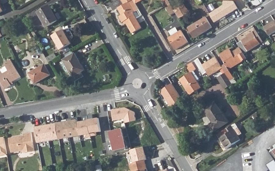 Vue aérienne du Mini-giratoire n°617631405