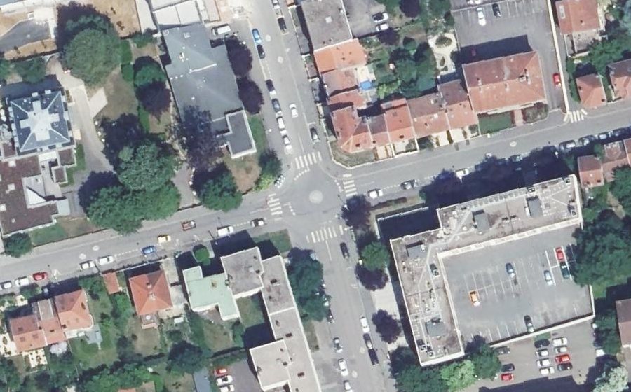 Vue aérienne du Mini-giratoire n°618849929