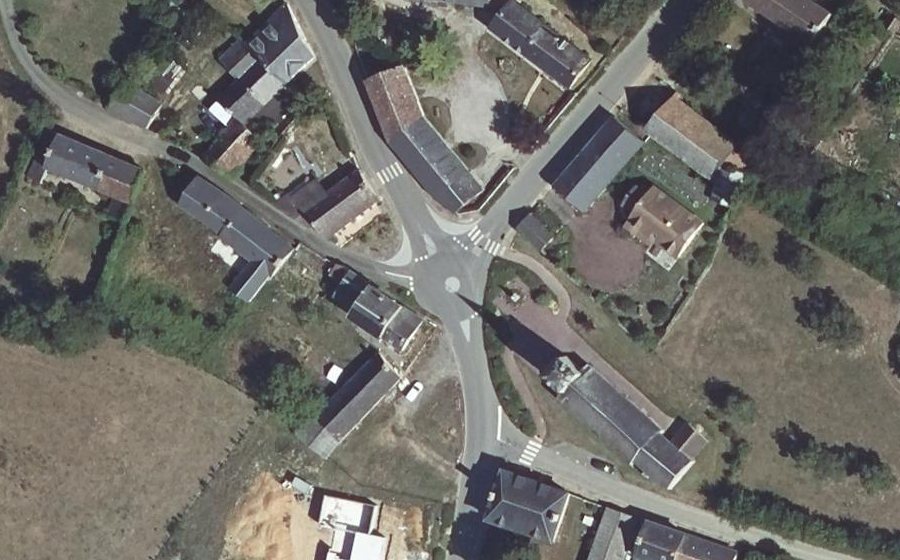 Vue aérienne du Mini-giratoire n°619203824