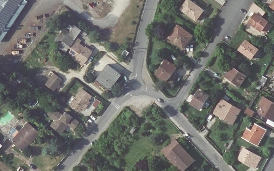 Vue aérienne du Mini-giratoire n°620872204