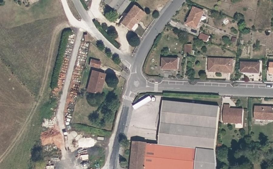 Vue aérienne du Mini-giratoire n°622362565