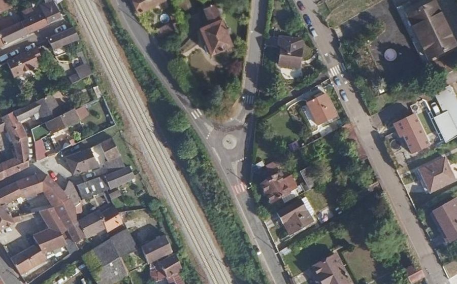 Vue aérienne du Mini-giratoire n°622588731