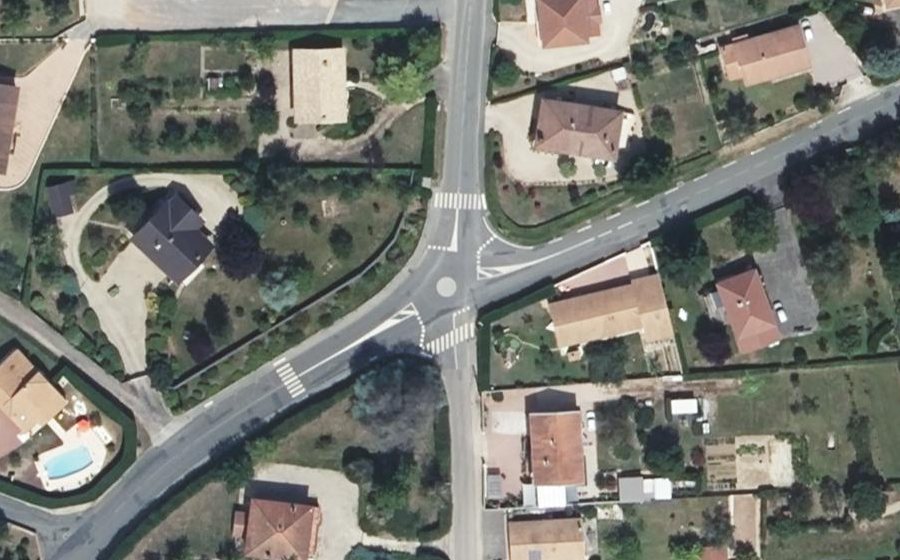 Vue aérienne du Mini-giratoire n°626640879