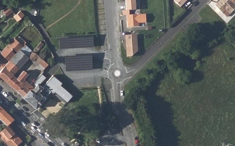 Vue aérienne du Mini-giratoire n°631830766