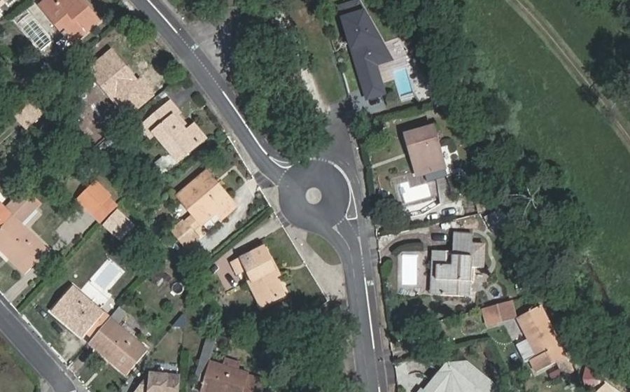 Vue aérienne du Mini-giratoire n°639256562