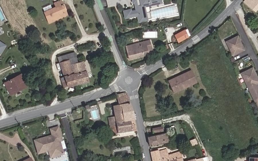 Vue aérienne du Mini-giratoire n°640510924
