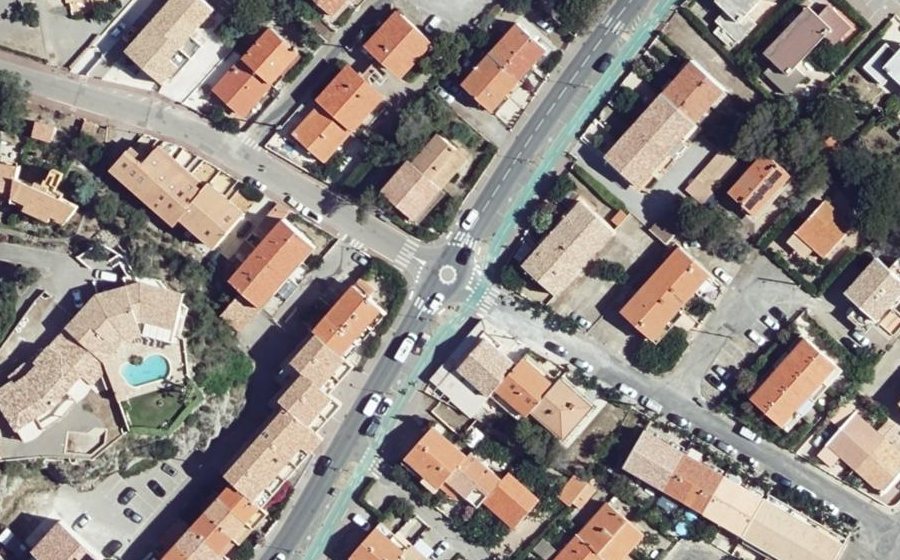 Vue aérienne du Mini-giratoire n°641737138