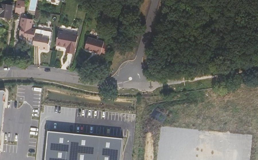 Vue aérienne du Mini-giratoire n°643440802