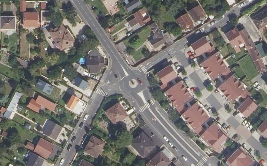 Vue aérienne du Rond-point anonyme n°1006436608