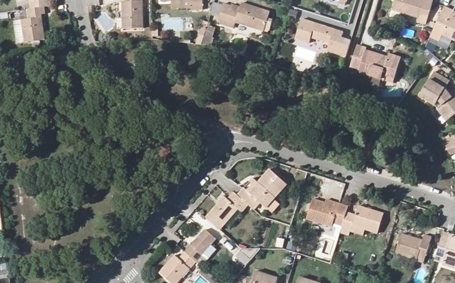 Vue aérienne du Mini-giratoire n°644111619