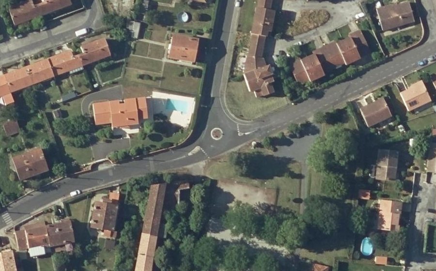 Vue aérienne du Mini-giratoire n°648863760