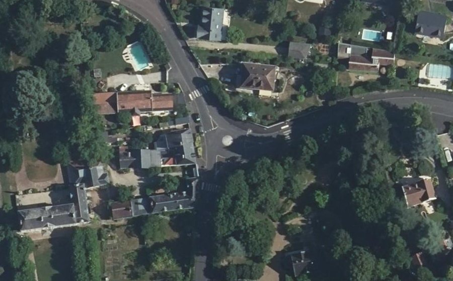 Vue aérienne du Mini-giratoire n°654986185