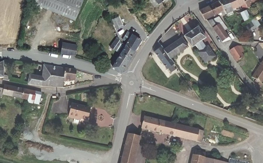 Vue aérienne du Mini-giratoire n°655298990