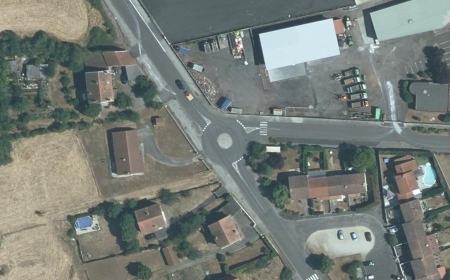 Vue aérienne du Mini-giratoire n°655345259
