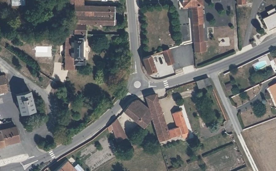 Vue aérienne du Mini-giratoire n°656259818