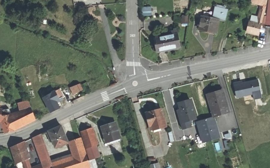 Vue aérienne du Mini-giratoire n°658336594