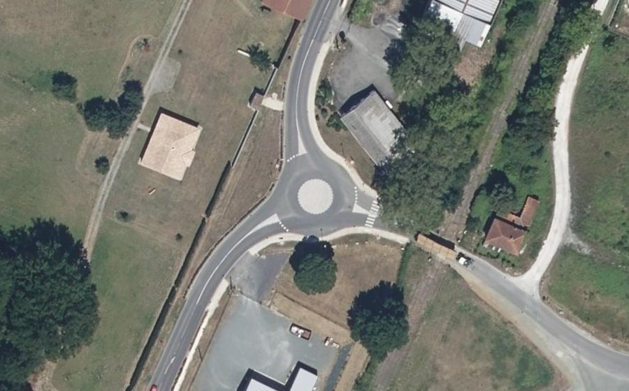 Vue aérienne du Mini-giratoire n°659375911