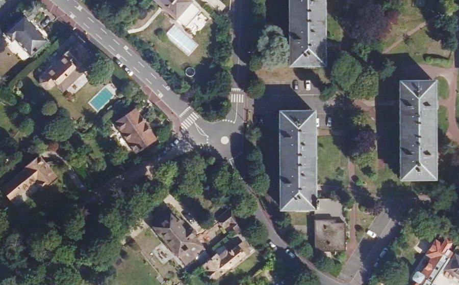 Vue aérienne du Mini-giratoire n°659796236