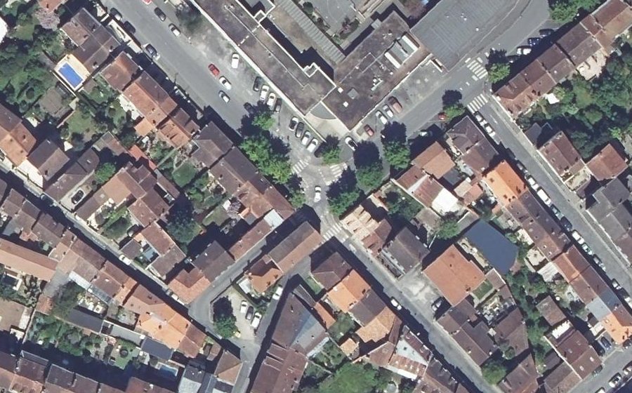 Vue aérienne du Mini-giratoire n°659880427