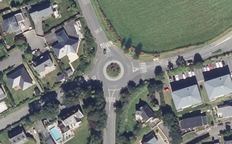 Vue aérienne du Rond-point anonyme n°100661270