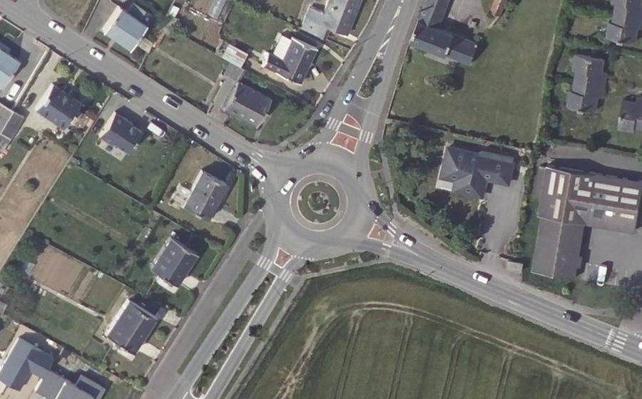 Vue aérienne du Rond-point anonyme n°100661559