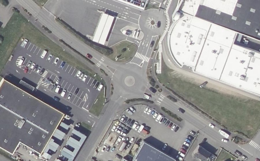 Vue aérienne du Rond-point anonyme n°100661628