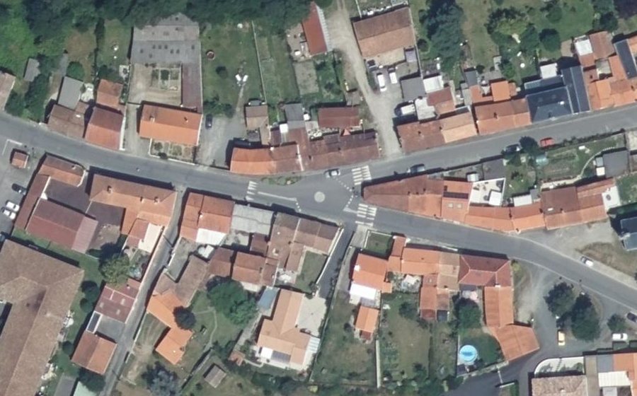 Vue aérienne du Mini-giratoire n°663435710