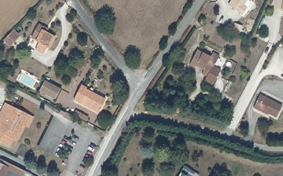 Vue aérienne du Mini-giratoire n°667367122