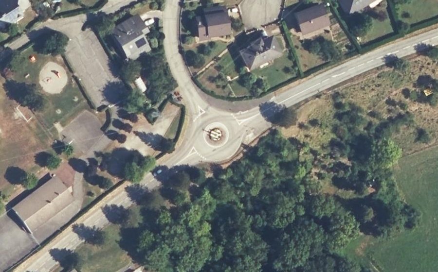 Vue aérienne du Rond-point anonyme n°100667469