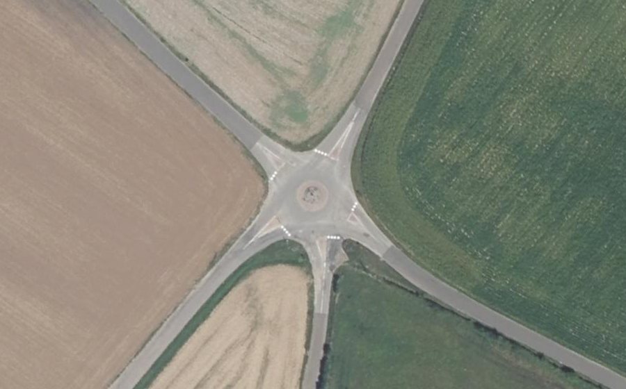 Vue aérienne du Mini-giratoire n°667753704