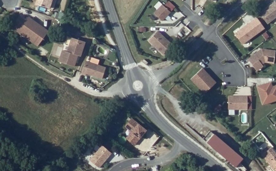Vue aérienne du Mini-giratoire n°667957555