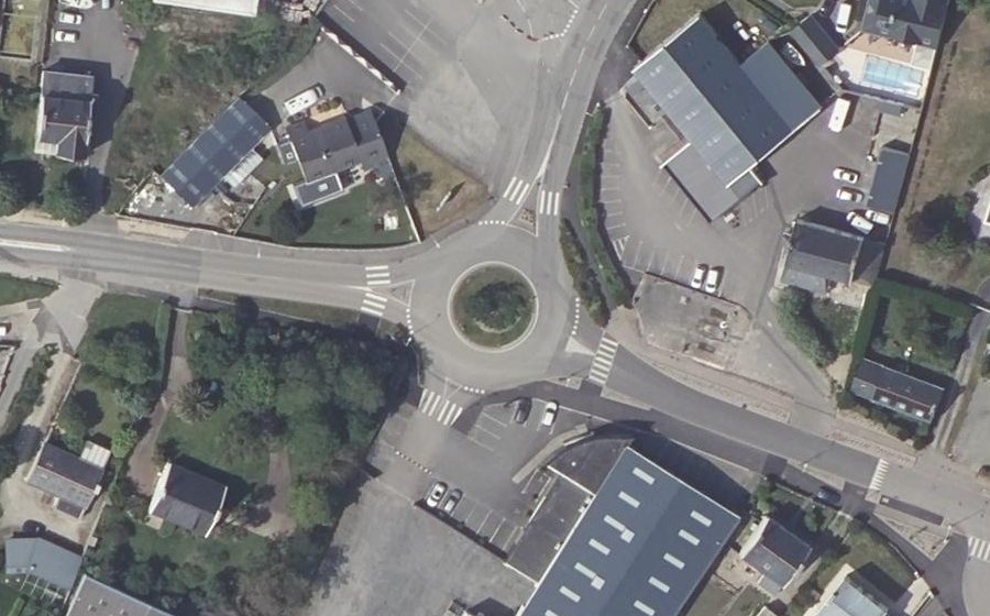 Vue aérienne du Rond-point anonyme n°100668247