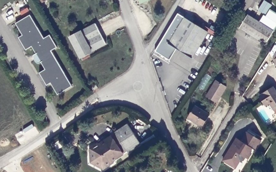 Vue aérienne du Mini-giratoire n°669008387