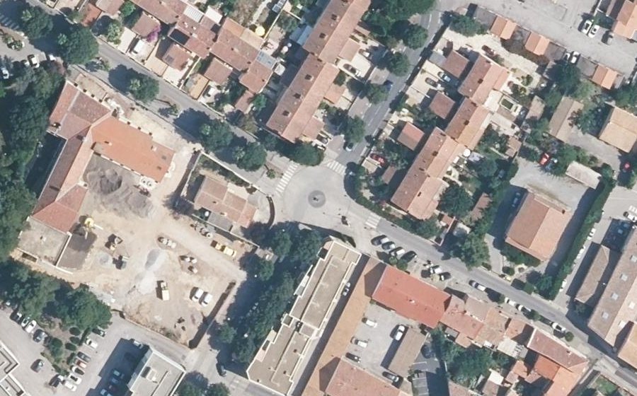 Vue aérienne du Mini-giratoire n°669797236