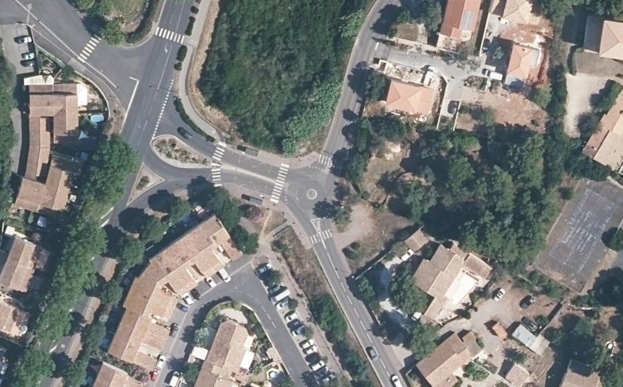 Vue aérienne du Mini-giratoire n°669983763