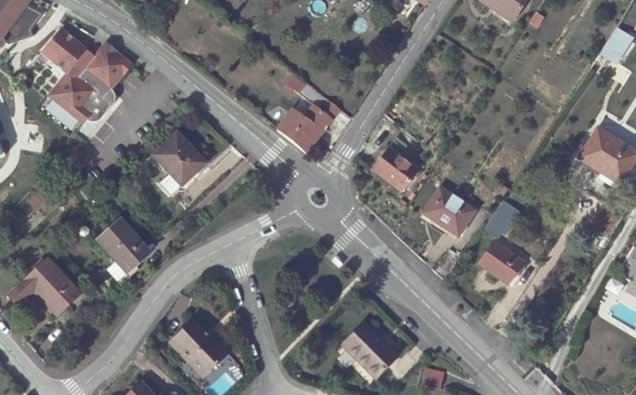Vue aérienne du Mini-giratoire n°670236602