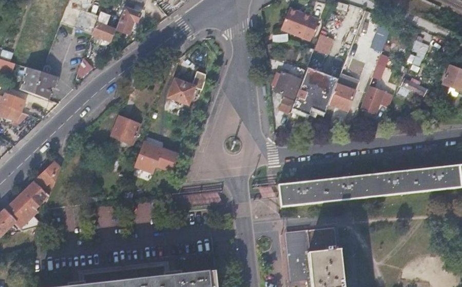 Vue aérienne du Mini-giratoire n°671363428