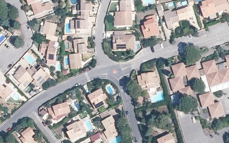 Vue aérienne du Mini-giratoire n°671661312