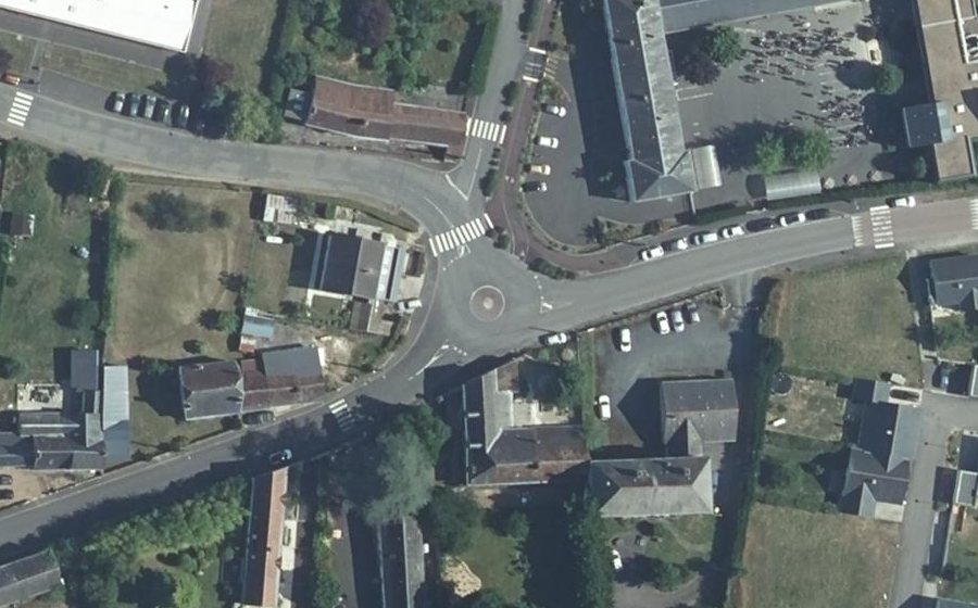 Vue aérienne du Mini-giratoire n°674076809