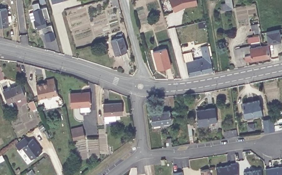 Vue aérienne du Mini-giratoire n°674370161