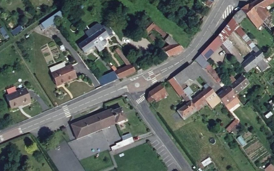 Vue aérienne du Mini-giratoire n°676060885
