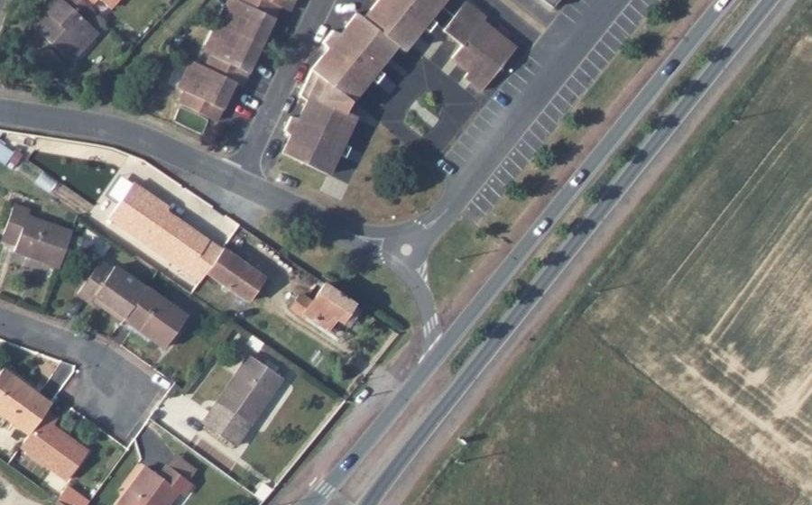 Vue aérienne du Mini-giratoire n°677671959