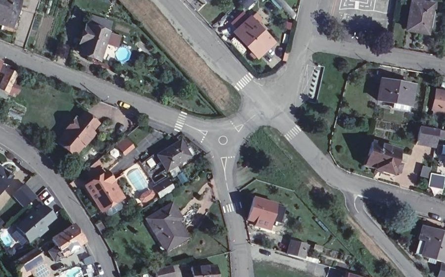 Vue aérienne du Mini-giratoire n°678329553