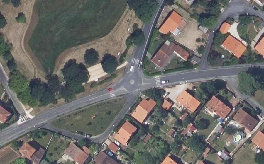 Vue aérienne du Mini-giratoire n°678471568