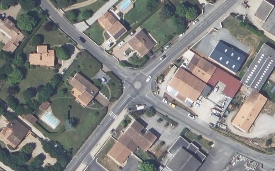 Vue aérienne du Mini-giratoire n°680325922
